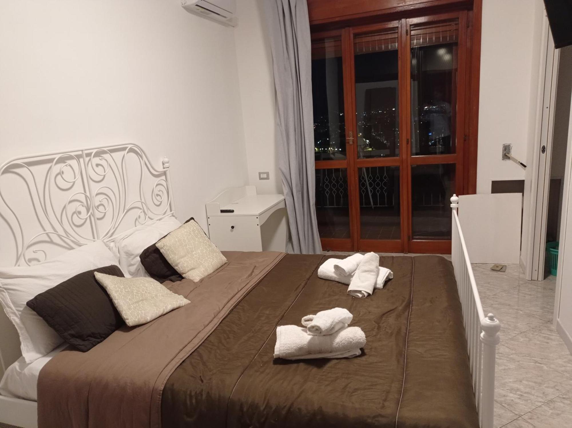 Le Ginestre Bed & Breakfast Salerno Dış mekan fotoğraf